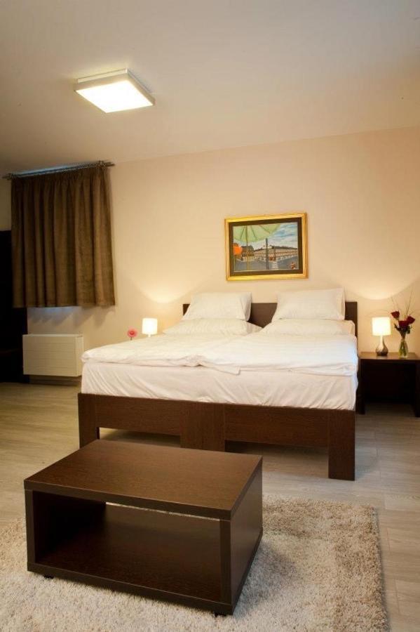 4Rooms Roztoky Eksteriør billede